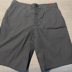 Brand New Large North Face mens shorts size 36